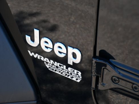 Used 2019 Jeep Wrangler Unlimited Sport S AWD/4WD image 24