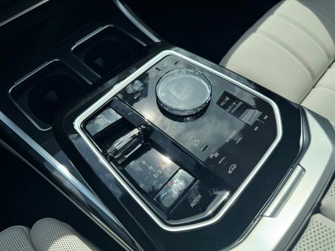 New 2026 BMW 760i xDrive w/ Premium Package AWD/4WD image 10