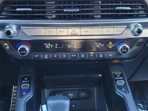 Used 2022 Kia Telluride SX w/ SX Prestige Package image 14