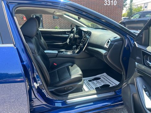 Used 2021 Nissan Maxima 3.5 SV w/ Floor Mat Group FWD image 18