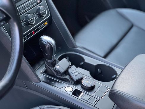 Used 2019 Volkswagen Atlas SE w/ Towing Package image 13