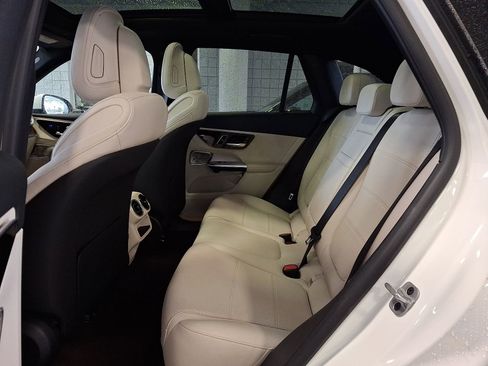 Certified 2025 Mercedes-Benz GLC 350e 4MATIC image 10