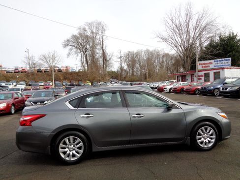 Used 2016 Nissan Altima 2.5 S w/ Power Driver Seat Package image 4