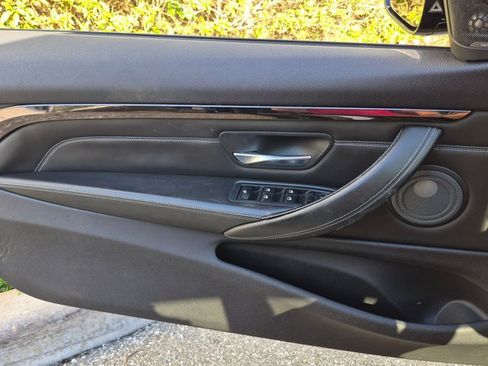 Used 2015 BMW M4 Convertible RWD image 9