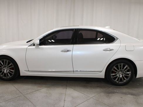 Used 2016 Lexus LS 460 w/ Comfort Package RWD image 6