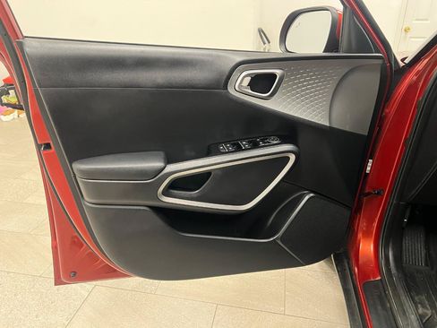 Used 2023 Kia Soul S FWD image 30