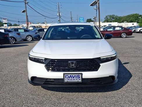 Certified 2025 Honda Accord SE image 2