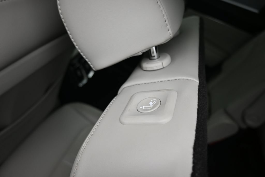 Used 2025 Kia Sorento SX AWD/4WD image 42