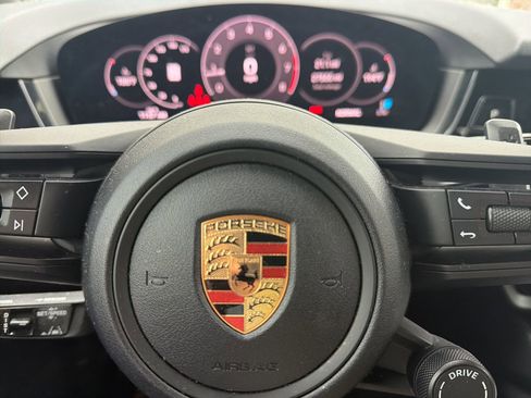 Used 2024 Porsche Cayenne AWD/4WD image 12