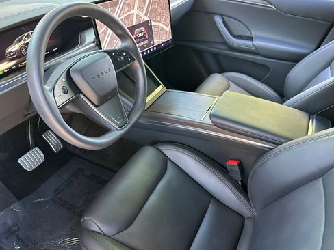 Used 2024 Tesla Model X AWD/4WD image 4
