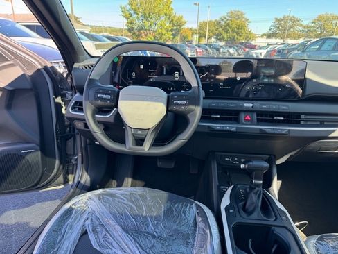 New 2025 Kia K4 GT-Line image 9