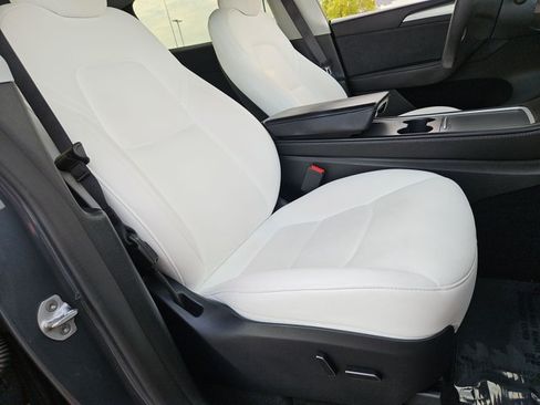 Used 2023 Tesla Model Y Long Range AWD/4WD image 22