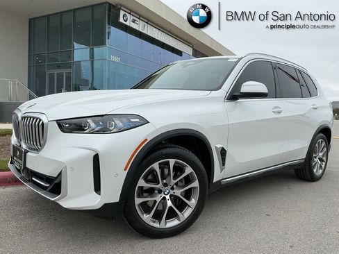 Certified 2024 BMW X5 sDrive40i w/ Premium Package image 1