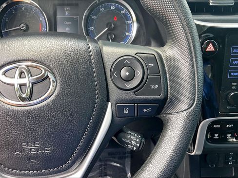 Used 2017 Toyota Corolla XLE FWD image 24