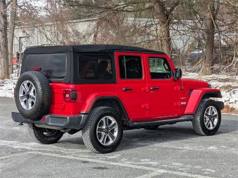 Certified 2018 Jeep Wrangler Unlimited Sahara w/ Dual Top Group image 5