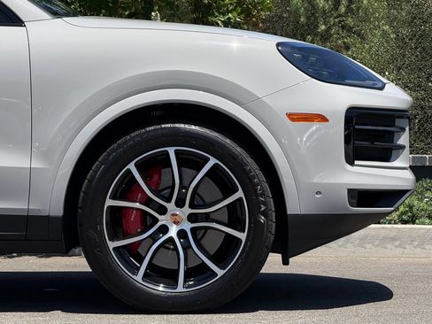 Used 2026 Porsche Cayenne S AWD/4WD image 12