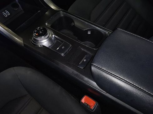 Used 2019 Ford Fusion SE FWD image 26