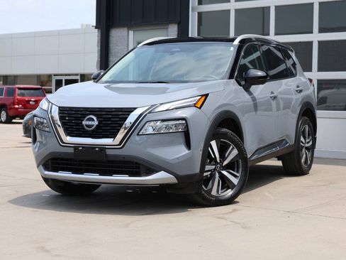 Used 2023 Nissan Rogue Platinum w/ Platinum Premium Package AWD/4WD image 3