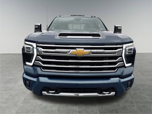 Used 2024 Chevrolet Silverado 2500 High Country image 9