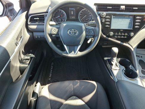Used 2020 Toyota Camry LE image 11