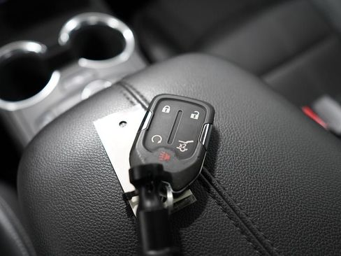 Used 2023 GMC Terrain SLT w/ Infotainment Package II AWD/4WD image 18