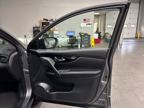 Used 2022 Nissan Rogue Sport SL w/ Premium Package image 28