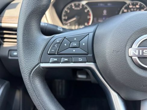 Used 2025 Nissan Altima 2.5 SV FWD image 6
