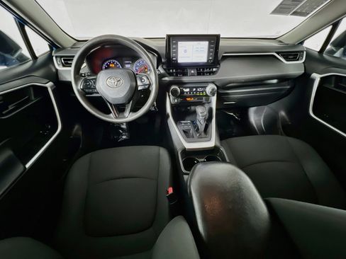 Used 2019 Toyota RAV4 LE FWD image 28