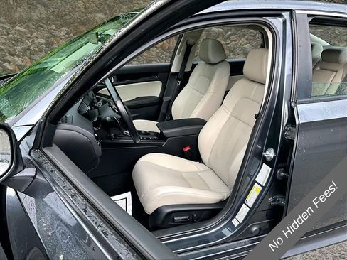 Used 2022 Honda Civic Touring image 18