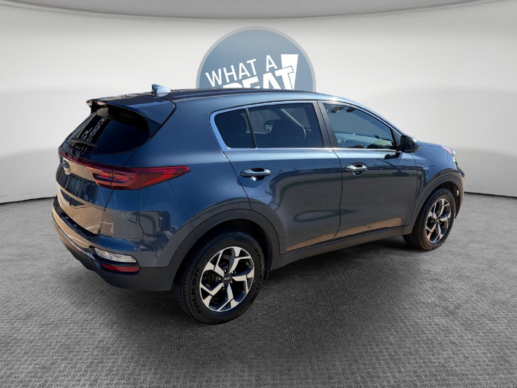 Used 2022 Kia Sportage LX AWD/4WD image 3