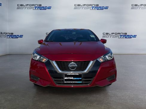 Used 2021 Nissan Versa SV image 2