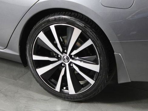 Certified 2019 Nissan Altima 2.5 SR FWD image 15