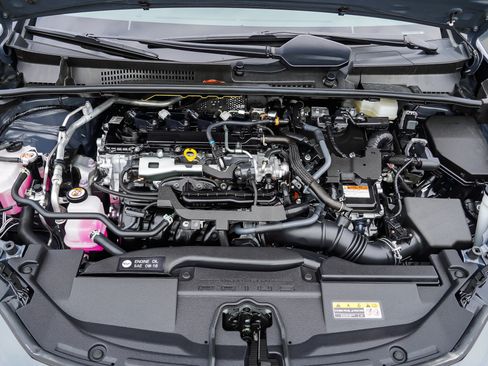 Certified 2025 Toyota Prius LE AWD/4WD image 15