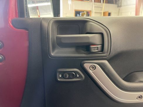 Used 2011 Jeep Wrangler Unlimited Sahara w/ Dual Top Group image 29