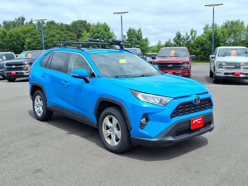 Used 2019 Toyota RAV4 XLE w/ Convenience Package AWD/4WD image 8