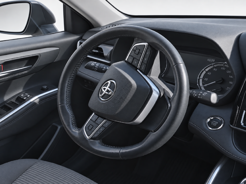 Used 2023 Toyota Highlander LE FWD image 20