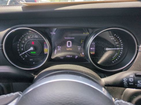 Used 2023 Jeep Wrangler Unlimited Sahara w/ Cold Weather Group AWD/4WD image 29