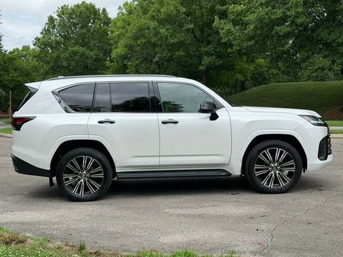 Used 2026 Lexus LX 600 4WD w/ Appearance Package image 10