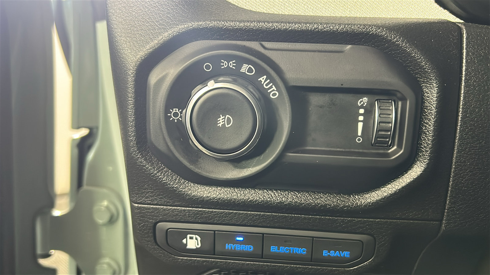 Used 2024 Jeep Wrangler Unlimited AWD/4WD image 23