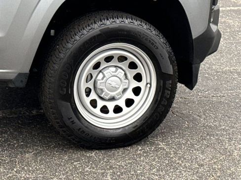 Used 2024 Chevrolet Colorado W/T w/ Safety Package image 5