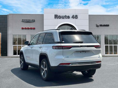 Used 2023 Jeep Grand Cherokee 4WD 4xe w/ Luxury Tech Group II image 4