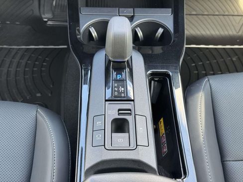 Used 2024 Toyota Prius XLE FWD image 6