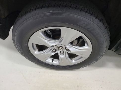 Used 2023 Toyota RAV4 XLE FWD image 34