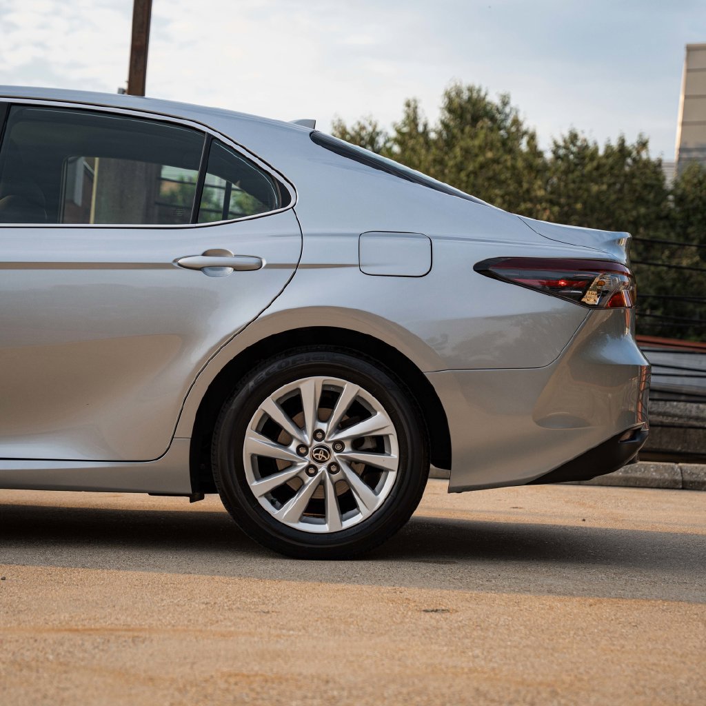 Used 2024 Toyota Camry LE FWD image 5