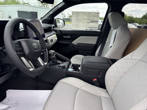 New 2025 Toyota Tacoma Limited AWD/4WD image 13