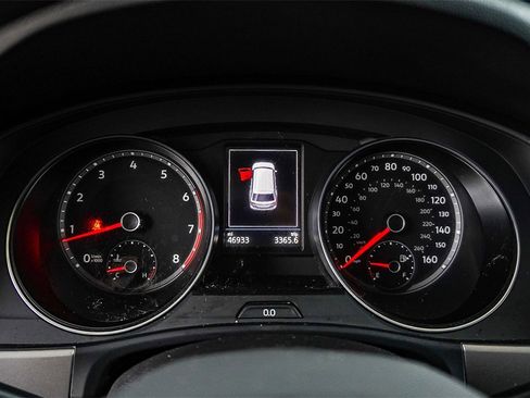 Used 2021 Volkswagen Atlas SE w/ Towing Package image 25