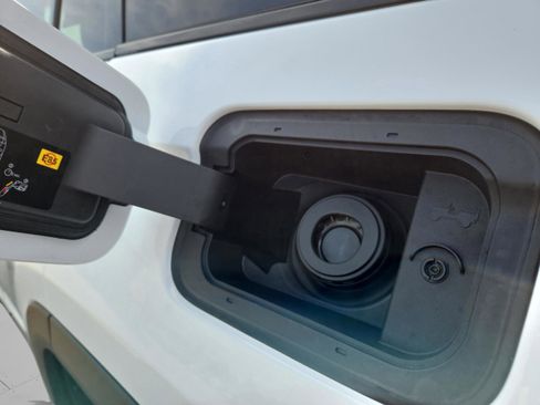 New 2025 Jeep Grand Cherokee Altitude image 11