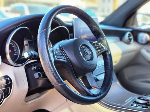 Used 2018 Mercedes-Benz GLC 300 4MATIC image 19
