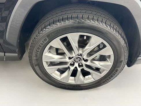 Used 2023 Toyota RAV4 XLE Premium FWD image 11