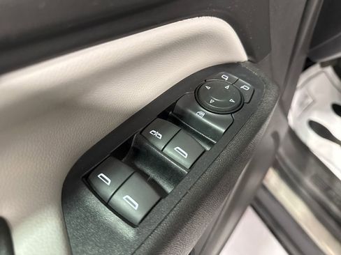 Used 2018 Chevrolet Equinox LT w/ Sun & Infotainment Package FWD image 25